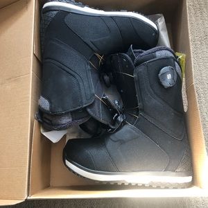 Brand New Salomon Women’s Snowboard Boots